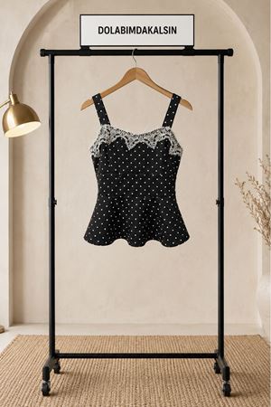 Puantiyeli dantel detaylı askılı kadın peplum kesim şık yazlık bluz CLT014