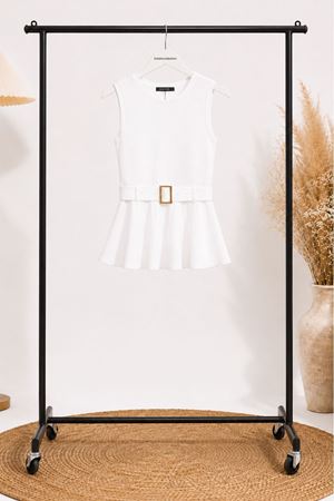 Kadın beyaz kemerli peplum kesim kolsuz şık bluz CLT011