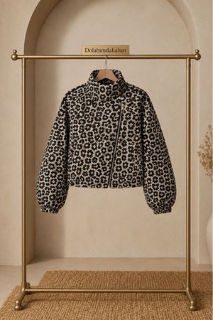 Kadın leopar desenli fermuarlı dik yaka kısa ceket DKHF030