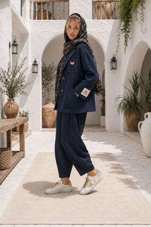 Kadın lacivert broş detaylı cepli oversize kaşe ceket DKHF026