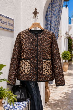 Kadın leopar desen cepli kapitone ceket DKHF036