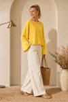 Kadın sarı oversize düşük omuz bisiklet yaka basic bluz TG006