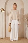Kadın bej oversize düşük omuz bisiklet yaka basic bluz TG006