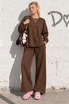 Kadın kahbverengi yanları düğme detaylı oversize sweatshirt geniş paça pantolon ikili takım TG032