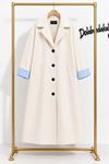 Kadın bej oversize çift renkli astarlı tam boy düğmeli trençkot DKHF063